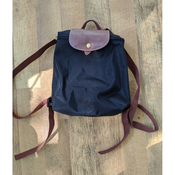 longchamp le pliage backpack bilberry